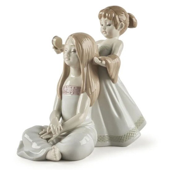 Picture of Lladro Combing Your Hair