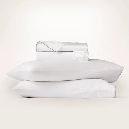 Picture of Boll & Branch Signature Piped Edge Sheet Set- White/Pwtr, King