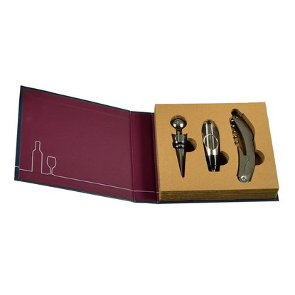 Picture of Picnic at Ascot 3-Piece Wine Gift Set